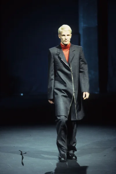 Look 25